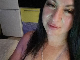 Nikoletta25