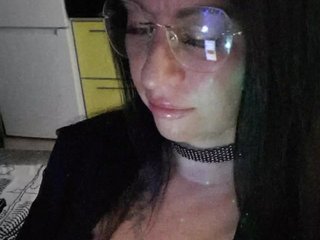 Nikoletta25