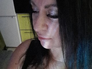 Nikoletta25