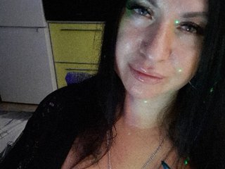 Nikoletta25