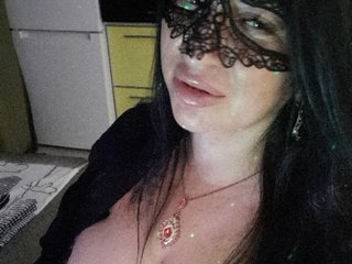 Nikoletta25