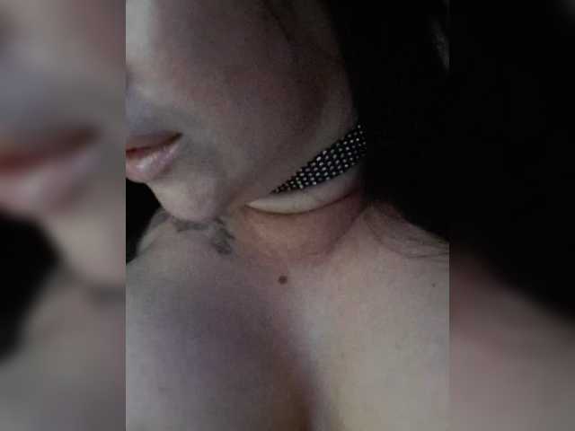 Nikoletta25, live now on BongaCams