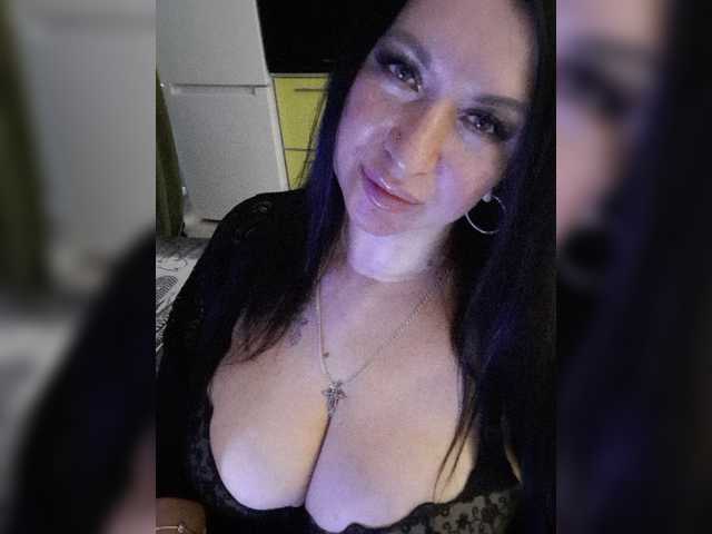 Nikoletta25