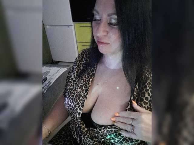 Nikoletta25 live cam on BongaCams