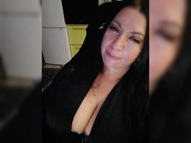 Nikoletta25, live now on BongaCams