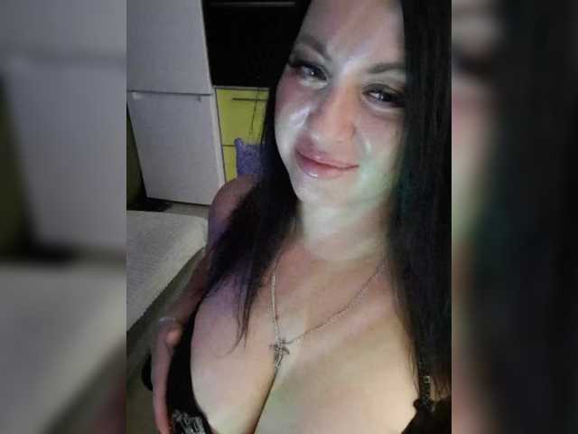 Nikoletta25