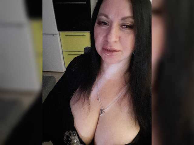 Nikoletta25