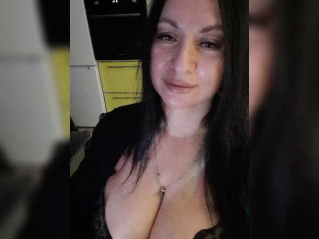 Nikoletta25 live cam on BongaCams