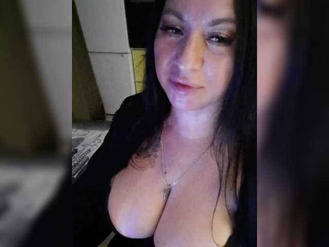 Nikoletta25
