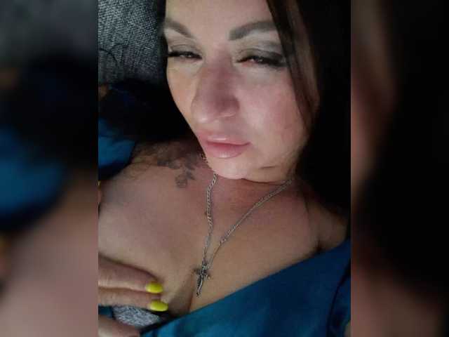 Nikoletta25 live cam