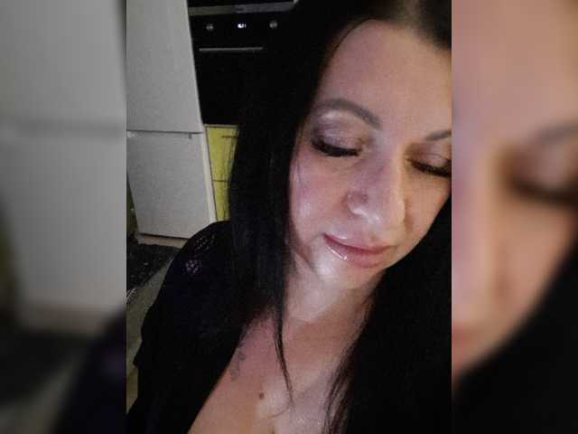 Nikoletta25 live cam on BongaCams