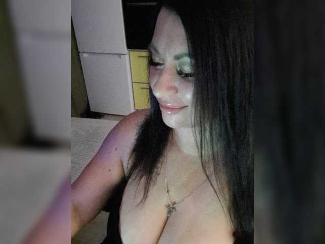 Nikoletta25