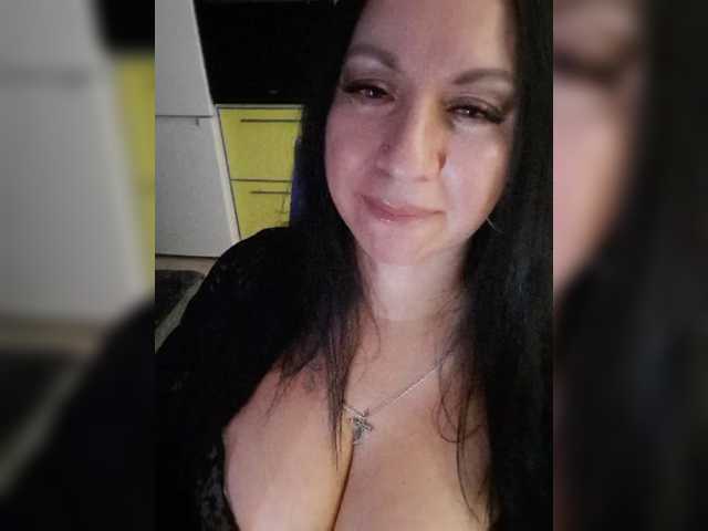 Nikoletta25 live cam preview
