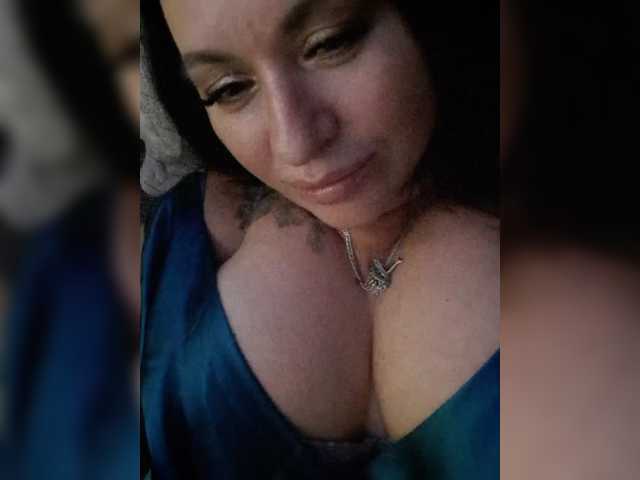 Nikoletta25 live cam on BongaCams