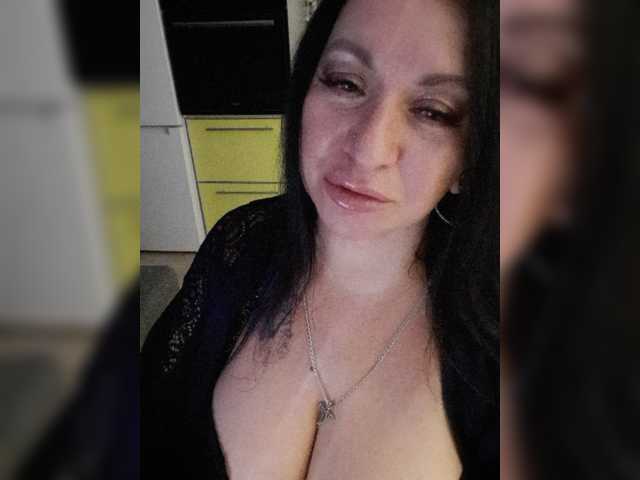 Nikoletta25 live cam preview