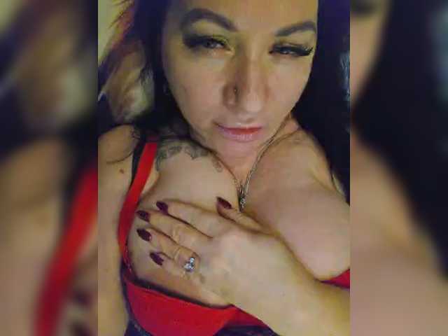 Nikoletta25's BongaCams show and profile