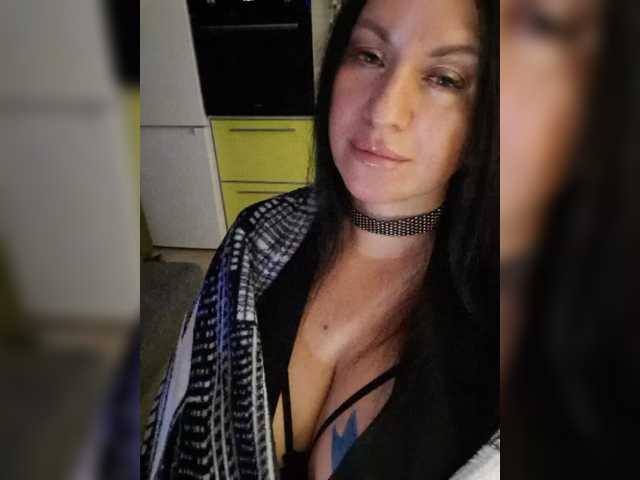 Nikoletta25 live cam on BongaCams
