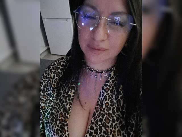 Nikoletta25