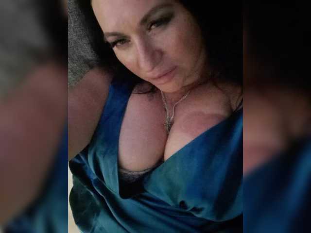 Nikoletta25 live cam on BongaCams