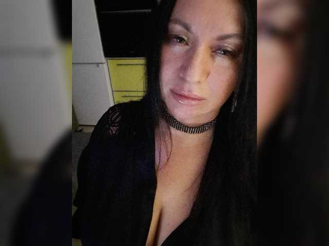 Nikoletta25