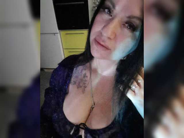 Nikoletta25 live cam on BongaCams