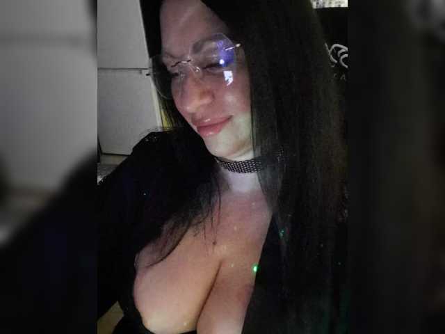 Nikoletta25 live cam on BongaCams