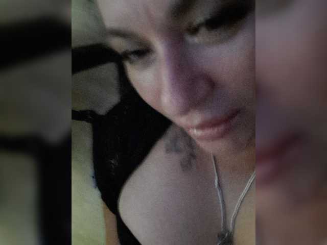 Nikoletta25, en directo ahora en BongaCams