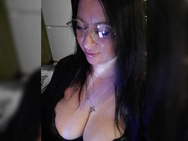 Nikoletta25