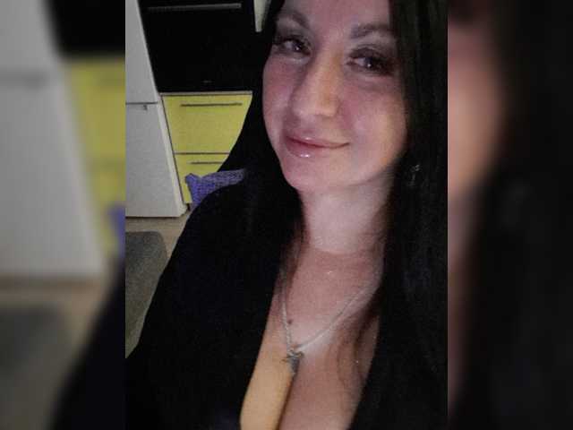 Nikoletta25 live cam on BongaCams