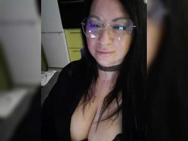 Nikoletta25 live cam on BongaCams