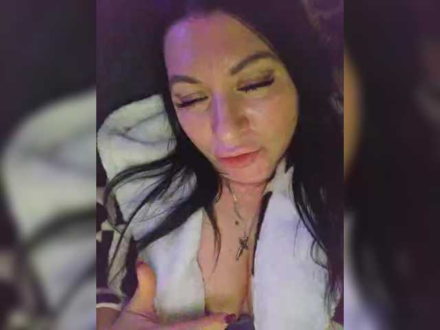 Nikoletta25