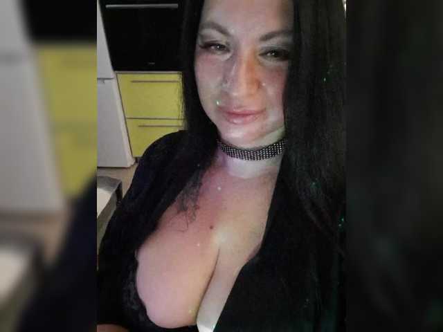 Nikoletta25 live cam on BongaCams