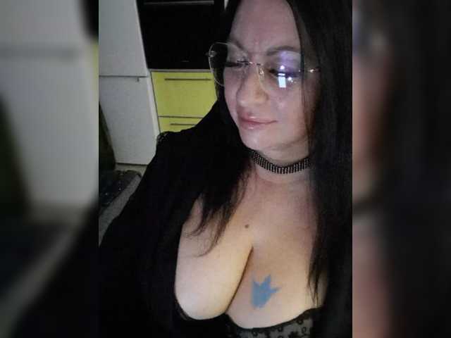Nikoletta25, live now on BongaCams