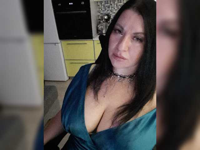 Nikoletta25 live cam on BongaCams