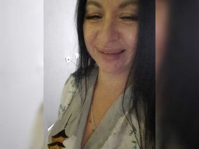 Nikoletta25 live cam preview