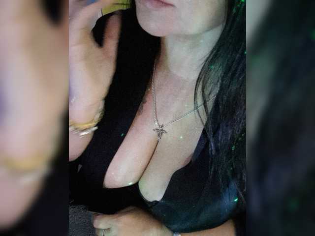 Nikoletta25