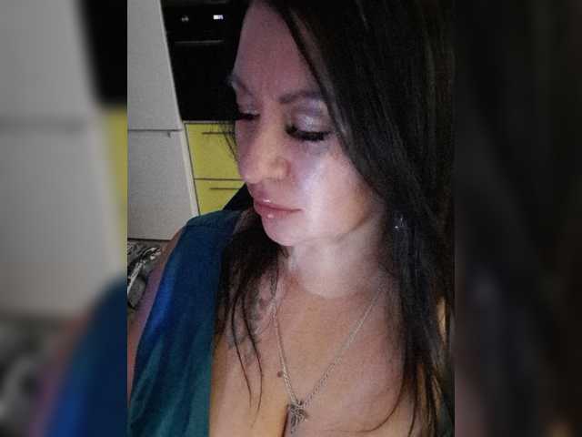 Nikoletta25, live now on BongaCams