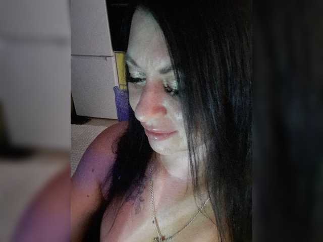 Nikoletta25 live cam on BongaCams