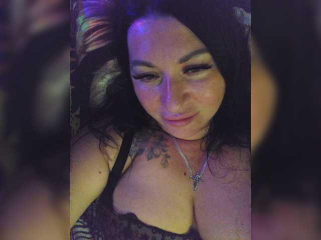 Nikoletta25 live cam on BongaCams