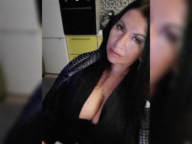 Nikoletta25 live cam on BongaCams