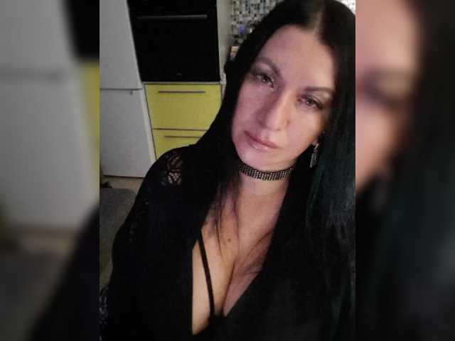 Nikoletta25