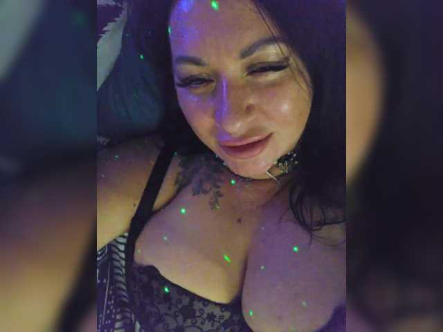 Nikoletta25