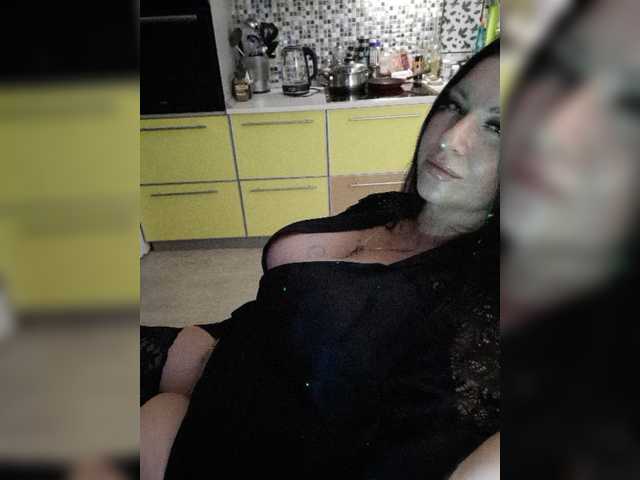 Nikoletta25 live cam on BongaCams