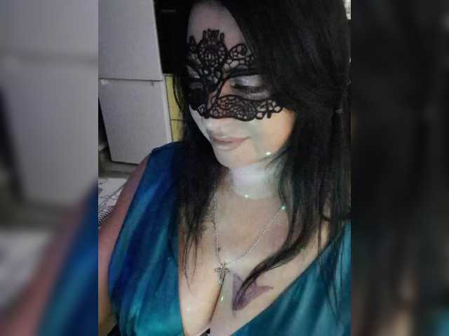 Nikoletta25 live cam on BongaCams