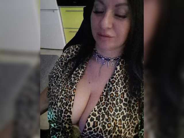 Nikoletta25 live cam on BongaCams