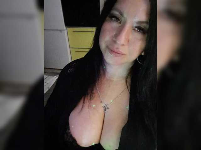 Nikoletta25