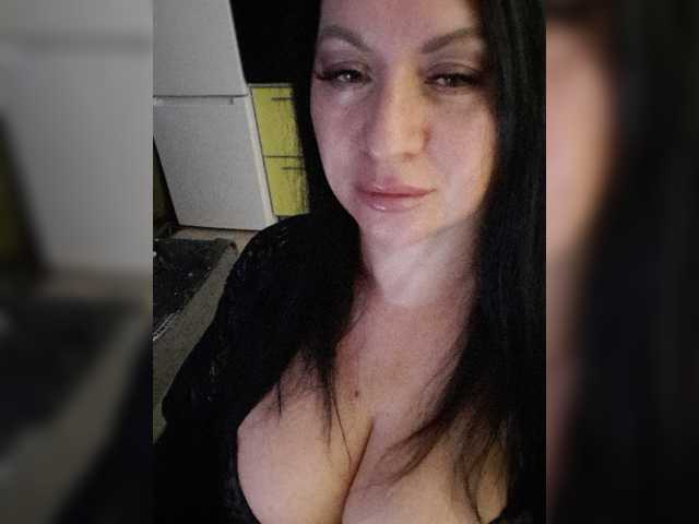 Nikoletta25, live now on BongaCams