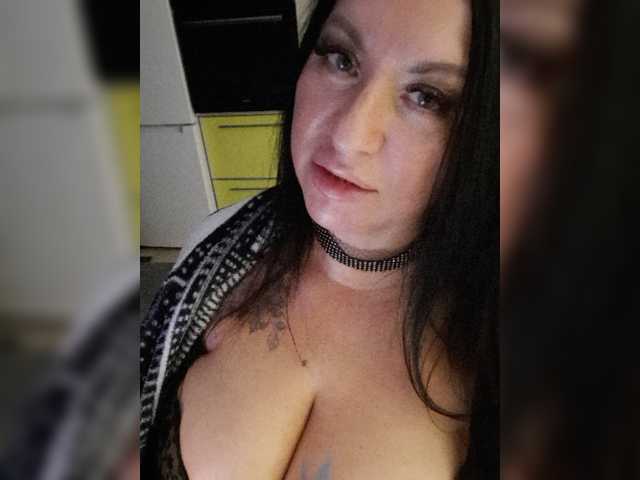 Nikoletta25