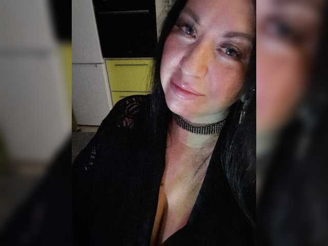 Nikoletta25