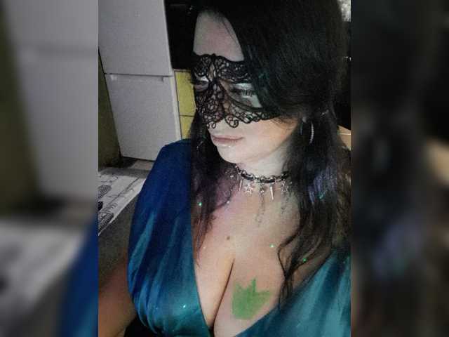 Nikoletta25 live cam on BongaCams